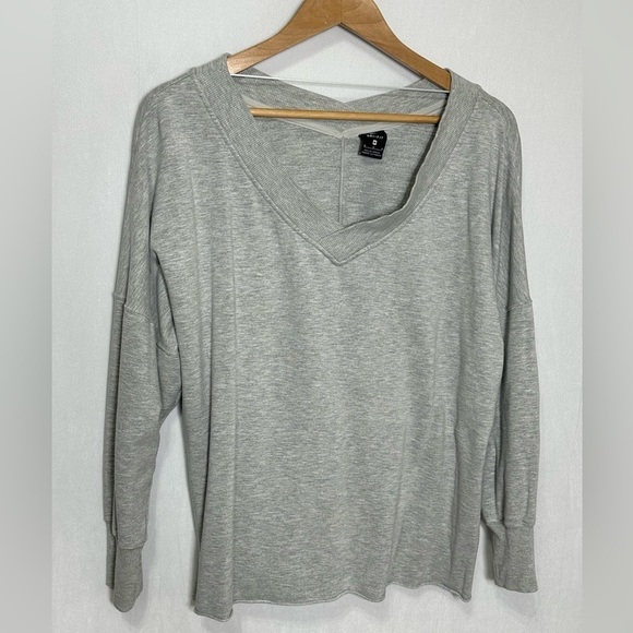 YOGA FLEECE DRI-FIT PULLOVER IN GREY HEATHER/ SUMMIT WHITE - medium - Picture 3 of 6